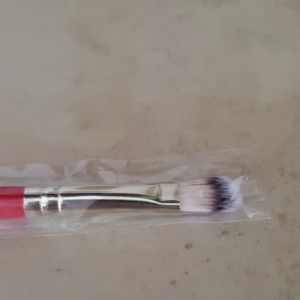 Vibrant Red Makeup Brush for Precision